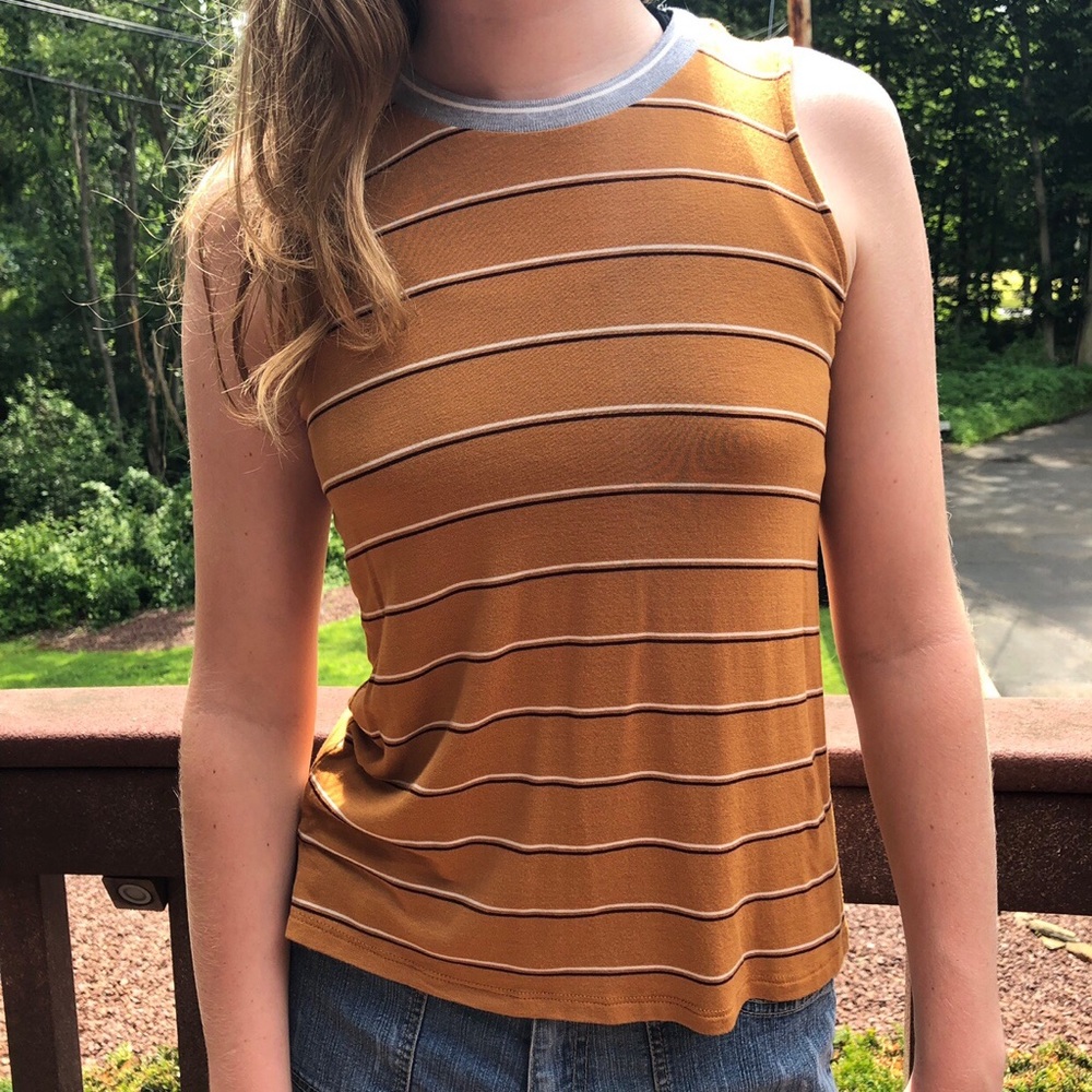 Very cute and comfortable tank top🍊